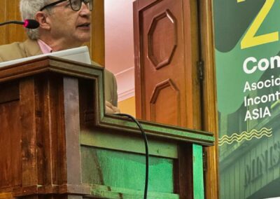 Moderador de la mesa Dr. Joan Carles March